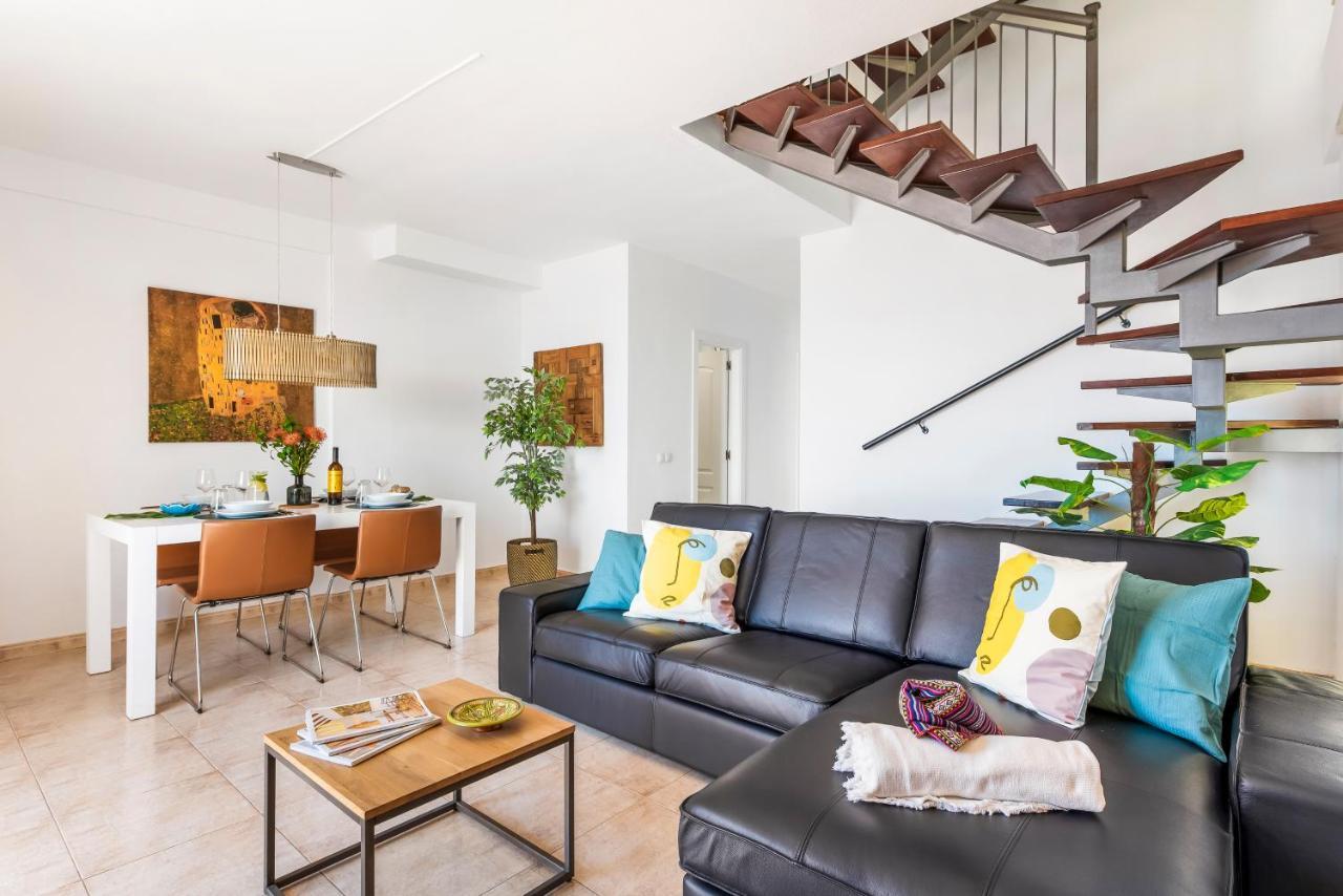 Beachfront Triplex With Swimming Pool & Parking Radazul Bagian luar foto