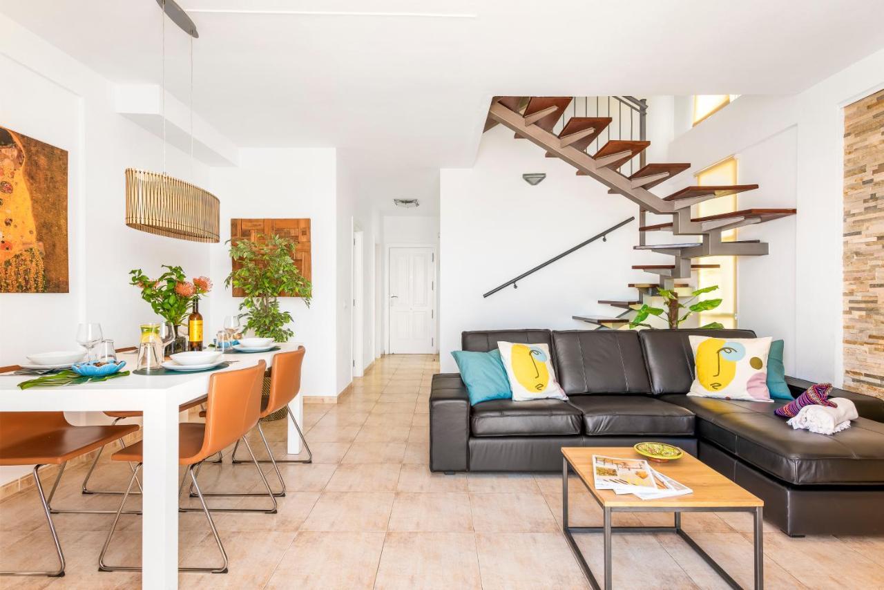 Beachfront Triplex With Swimming Pool & Parking Radazul Bagian luar foto