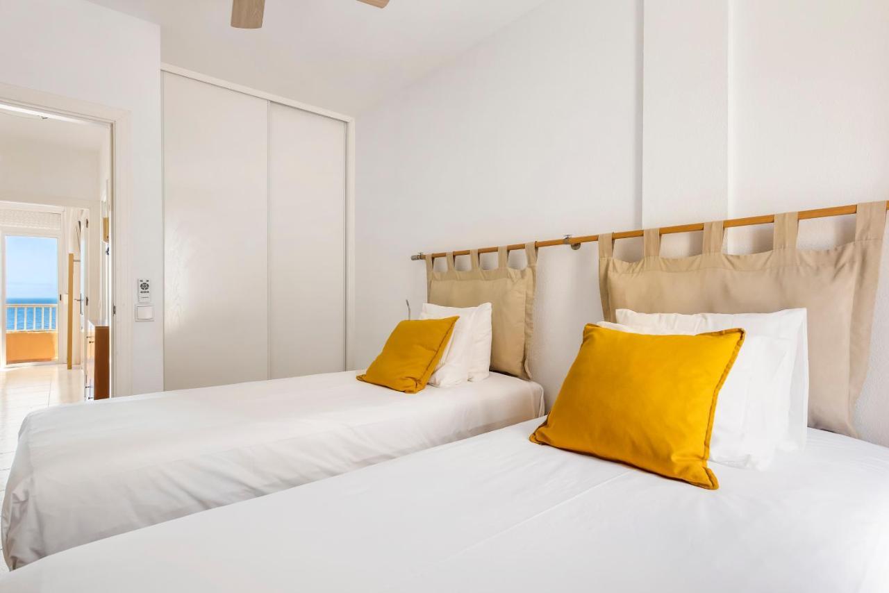 Beachfront Triplex With Swimming Pool & Parking Radazul Bagian luar foto